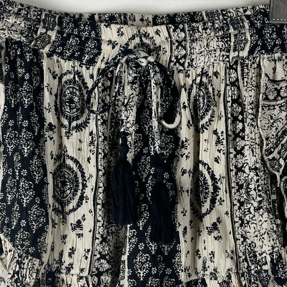 2/$14 altar'd state Boho Shorts Small - Picture 4 of 5